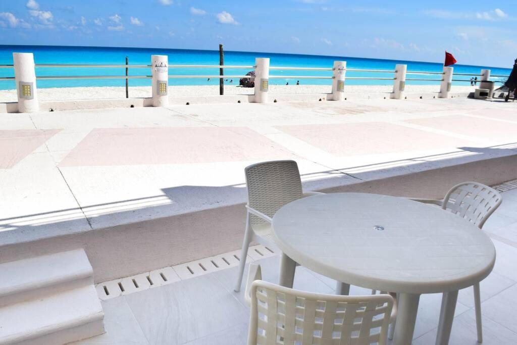 Ocean Front Villa Marlin, Best Location In Hotel Zone #109 Cancún Buitenkant foto